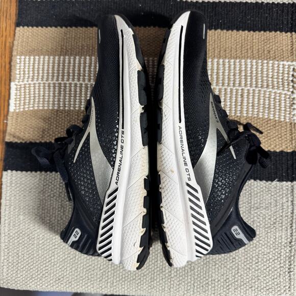 Brooks Adrenaline GTS 22 Running Sneaker Women 8.5 Black White Athleisure Walk - Picture 10 of 15